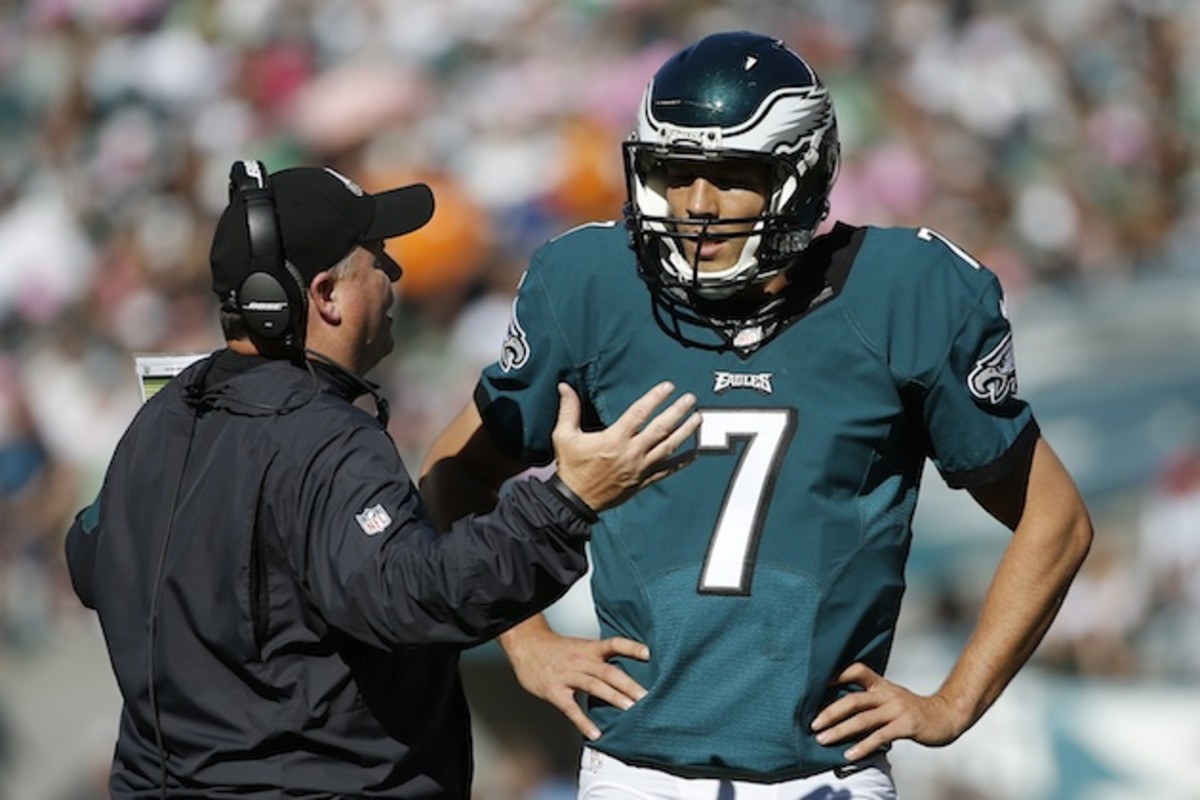 eagles-uptempo-offense-problems-bradford.jpg